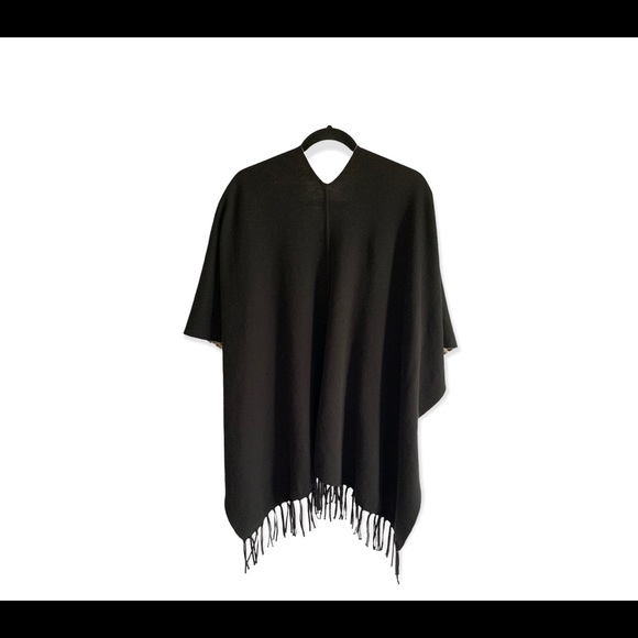 Leopard Black Reversible Shawl - Picture 7 of 9